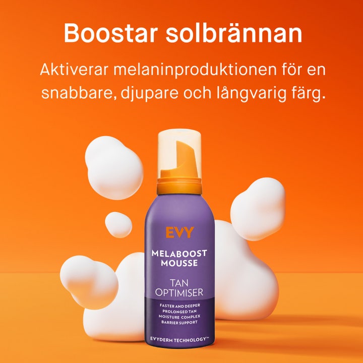 EVY Technology Daily Tan Activator 150 ml solbrun aktivator ger återfuktande 24h fukt i beige flaska mot orange bakgrund.