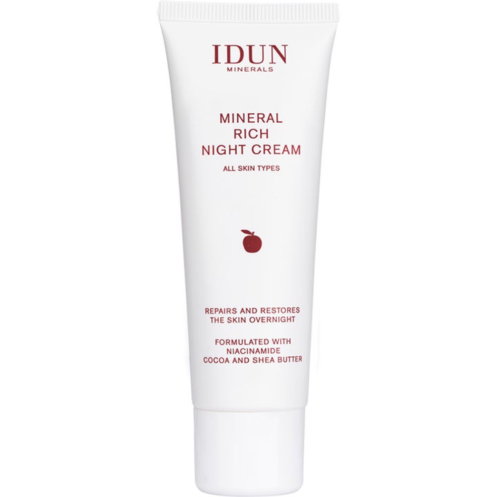 IDUN Minerals Mineral Rich Night Cream 50 ml i vit tub ger en närande och mineralrik återfuktande effekt.