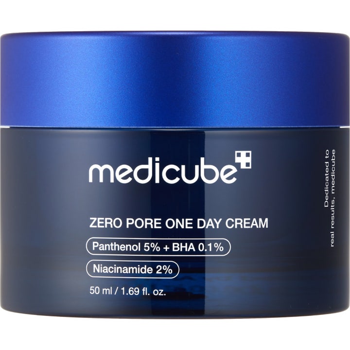 Medicube Zero Pore One Day Cream 50 ml pore cream som minimerar porer i en mörkblå burk med metalliskt blått lock