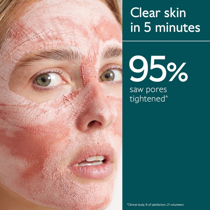 Caudalie Instant Detox Mask 35 ml ansiktsmask ger ren hy. Kvinna med rosa lermask, text 95% saw pores tightened.