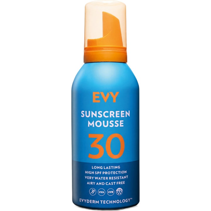 EVY Technology Sunscreen Mousse SPF 30 vattenfast hypoallergen solkräm i en blå sprayflaska med orange detaljer