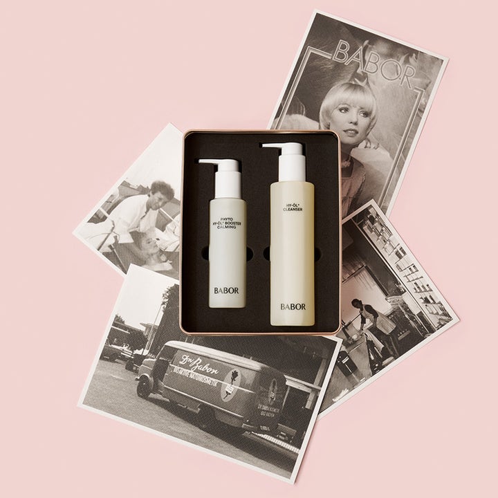 Babor Anniversary Set HY-ÖL & Phyto Calming 300 ml lugnande rengöring i box omgiven av nostalgiska svartvita foton