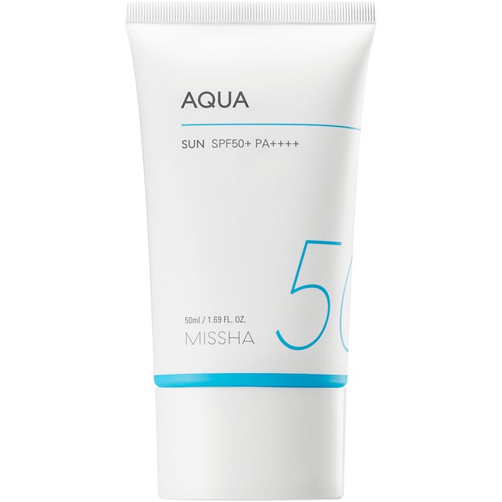 Missha Aqua Sun SPF50+ 50ml gel solskydd ansikte i en vit plasttub med blå detaljer som ger ett återfuktande skydd.