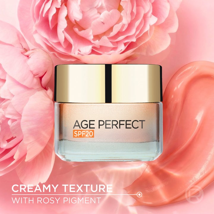 L'Oréal Paris Age Perfect Golden Age 50 ml dagkräm med SPF20 och rosa krämig textur bland pioner