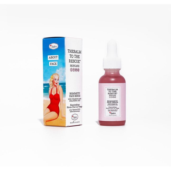 theBalm to the Rescue Face Serum 30 ml återfuktande ansiktsserum med hyaluronsyra i rosa flaska och retrobox
