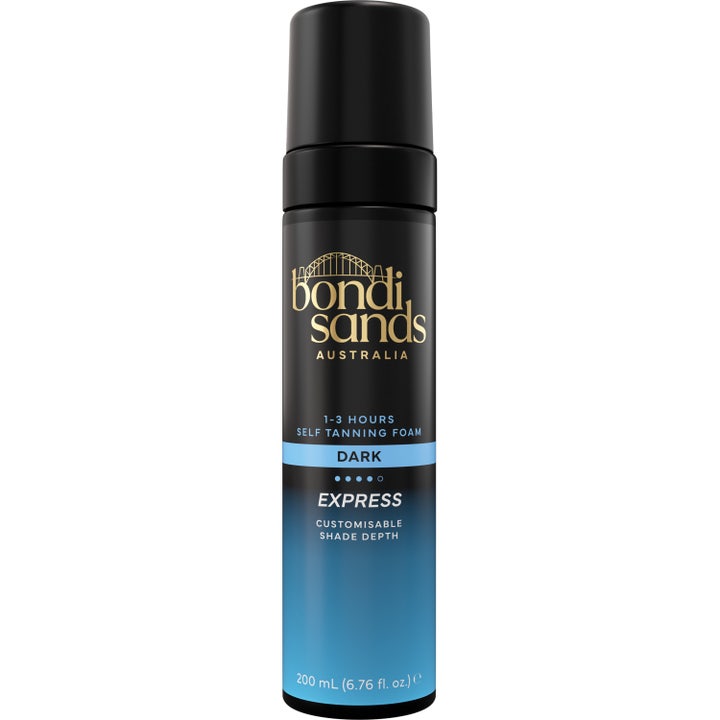 Bondi Sands Self Tanning Foam Express 200 ml ger snabb solkysst lyster i en svart flaska med blå detaljer