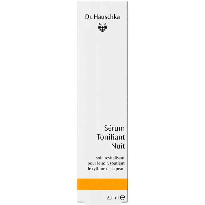 Dr. Hauschka Night Serum 20 ml fuktgivande nattserum för förnyelse i vit ytterförpackning med orange detalj.