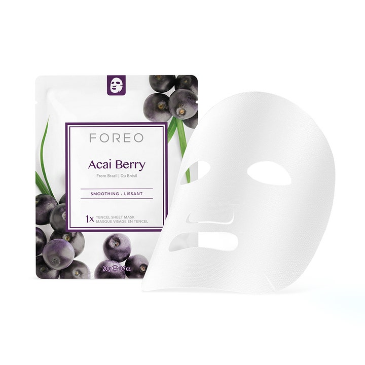 FOREO Farm To Face Acai Berry 20 g acai berry ansiktsmask återfuktande tencelmask bredvid vit påse med lila bär