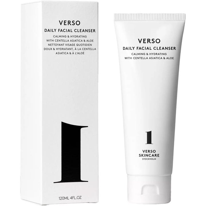 Verso Daily Facial Cleanser 120 ml återfuktande ansiktsrengöring i vit tub och box med centella asiatica