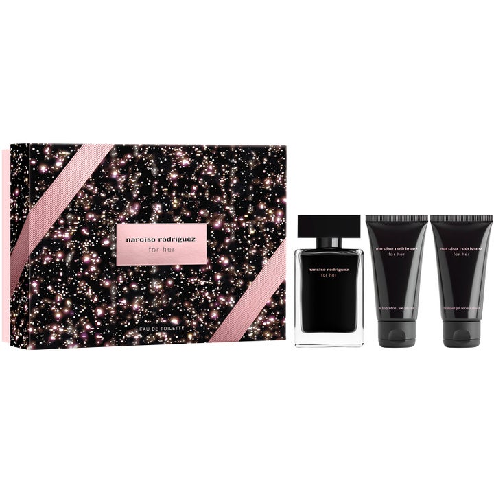 Narciso Rodriguez For Her gift set 50ml med parfym och kroppsvård i svarta förpackningar bredvid en glittrig box