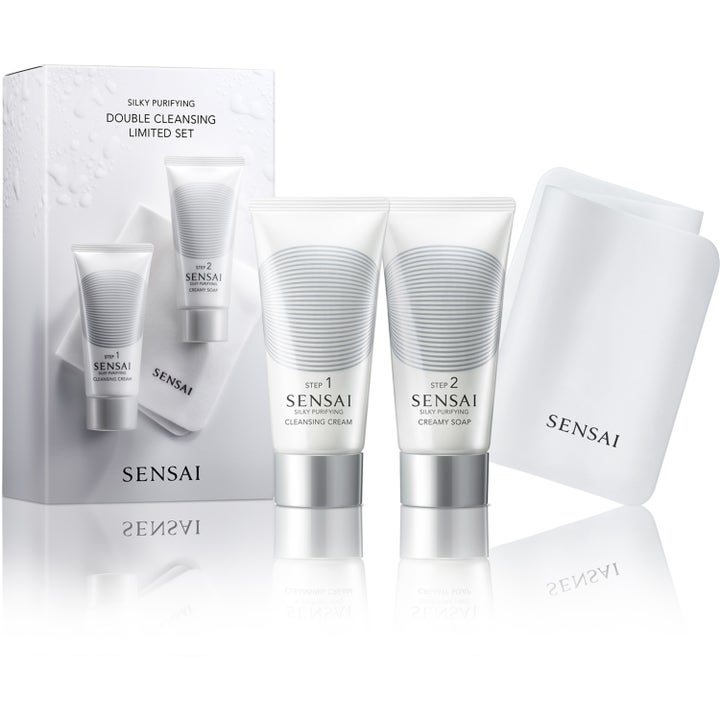 Sensai Silky Purifying Double Cleansing Limited Set tvåstegsset för dubbelrengöring hudvård i vita tuber med silverdetaljer.