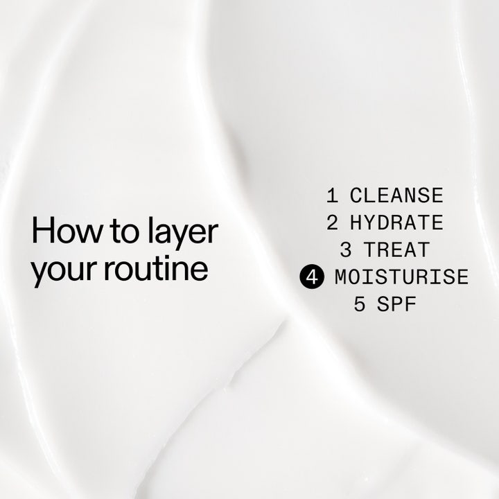 The INKEY List Peptide Moisturizer 50 ml ansiktskräm med peptider visas mot vit krämig textur med texten moisturise.