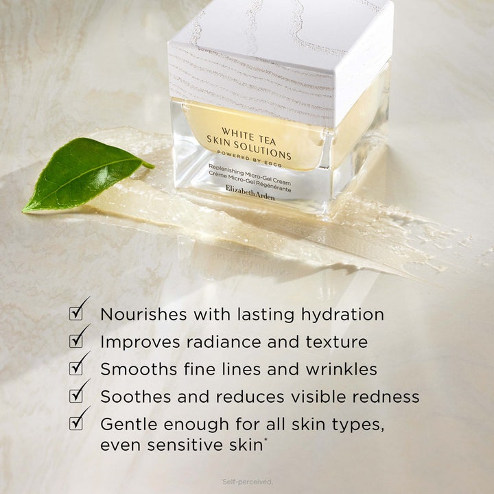 Elizabeth Arden White Tea Skin Solutions 50 ml microgelkräm i glasburk med synlig textur, ett grönt blad och produktinfo.