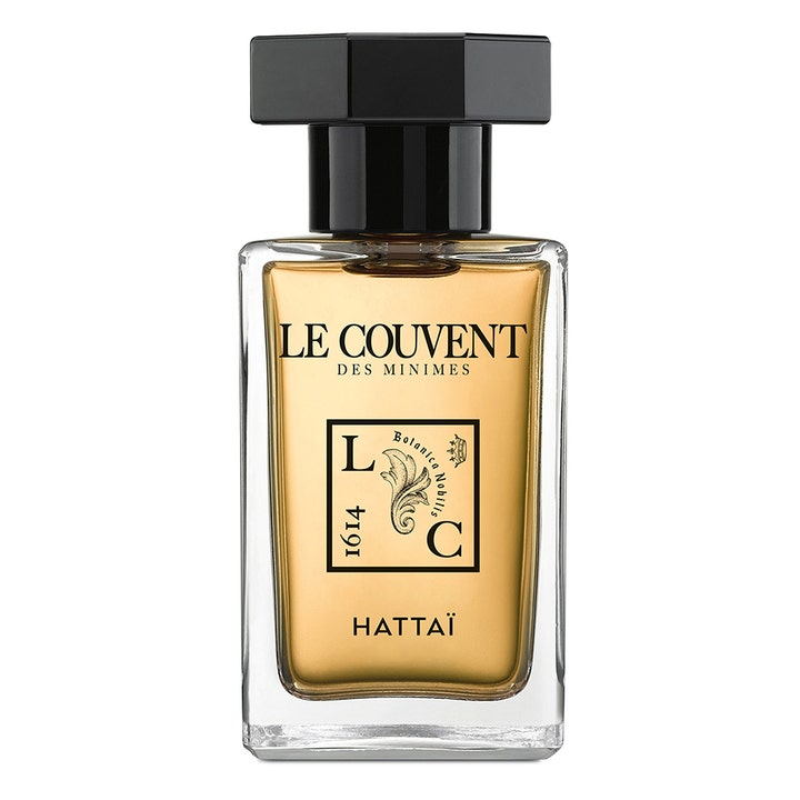 Le Couvent Hattai 50 ml eau de parfum är en unik parfym i glasflaska med bärnstensfärgad vätska och svart fasetterad kork