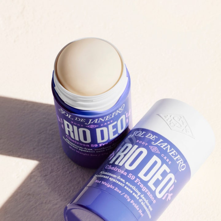Sol de Janeiro Rio Deo Cheirosa 59 57 g hudlugnande deodorant utan aluminium i lila hylsa med krämig textur.