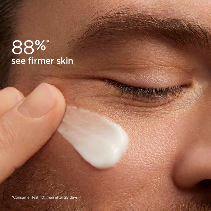 Clarins Clarins Men Wrinkle-Smoothing & Firming Care 50 ml dagkräm ger fastare hud visas med vit kräm och texten 88%.