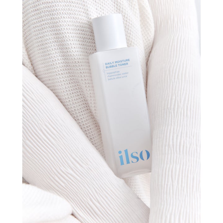 Ilso Daily Moisture Bubble Toner 150 ml återfuktande bubbeltoner med björksaft i vit frostad flaska.