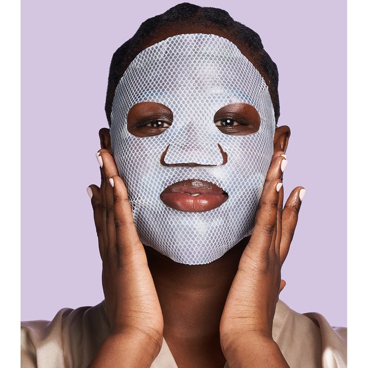 Exuviance Pick-Me-Up Plumping Mask 20 g är en återfuktande sheet mask som appliceras på ansiktet.