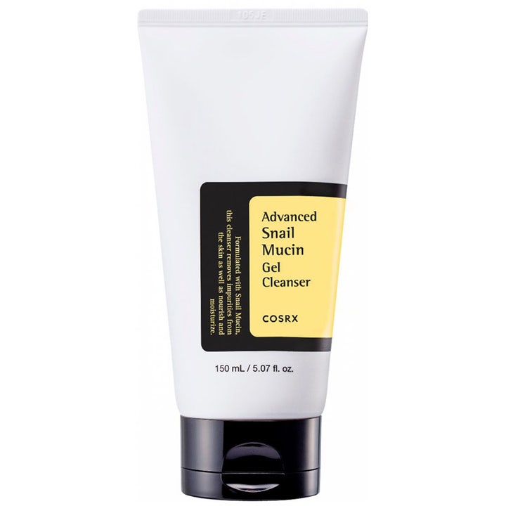COSRX Advanced Snail Mucin Gel Cleanser 150 ml återfuktande COSRX rengöringsgel i vit plasttub med svart lock