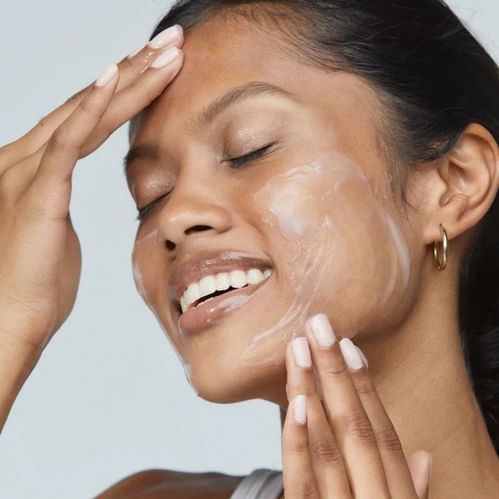 Dermalogica UltraCalming Cleanser 500 ml ansiktsrengöring i krämig gelform som lugnar och rengör huden skonsamt.