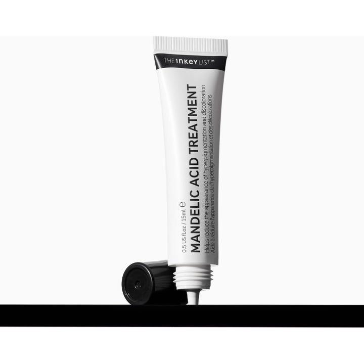 The INKEY List Mandelic Acid Treatment 15 ml serum mot pigmentfläckar i vit tub med svart skruvkork.