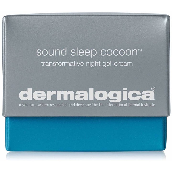 Dermalogica Sound Sleep Cocoon Duo återfuktande nattkräm i en grå och blå ytterförpackning som ger huden lyster.