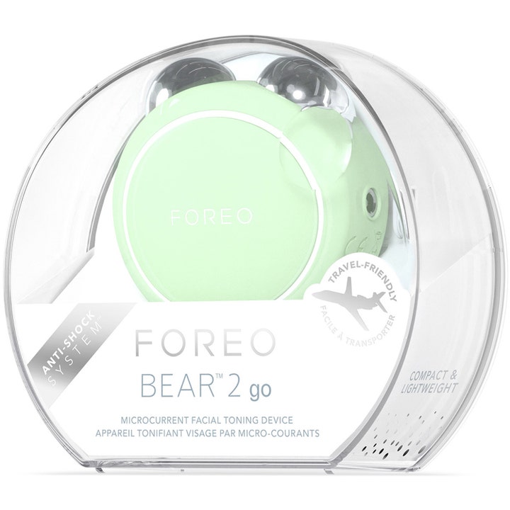 FOREO BEAR 2 go Pistachio 1 st ansiktslyft apparat utan kirurgi i en kompakt och transparent reseförpackning