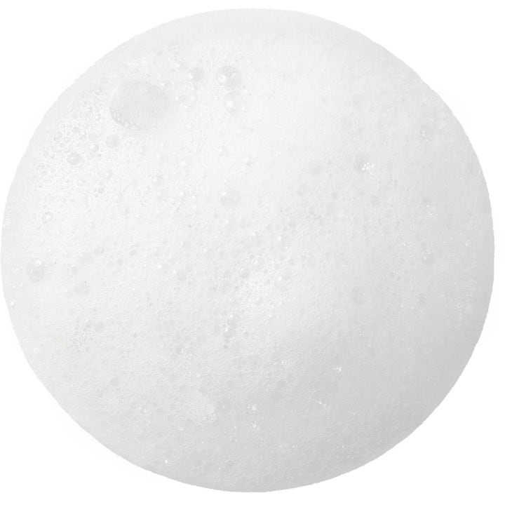 I'm from Fig Enzyme Powder Cleanser 50 g ansiktsrengöring ger ett vitt och mjukt bubbligt skum.