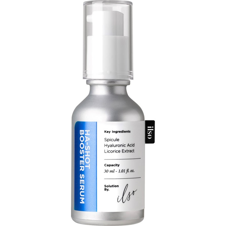 ilso HA-SHOT Booster Serum 30 ml återfuktande ansiktsserum i en matt silverflaska med vit pump och genomskinligt lock