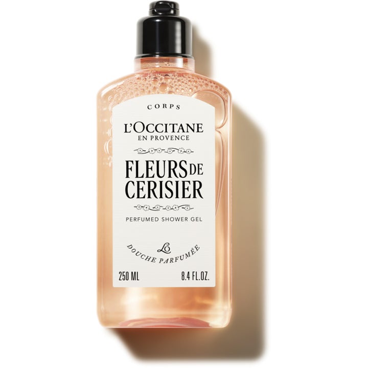 L'Occitane Fleurs de Cerisier 250 ml milt rengörande duschgel i genomskinlig plastflaska med svart kork och rosa gel