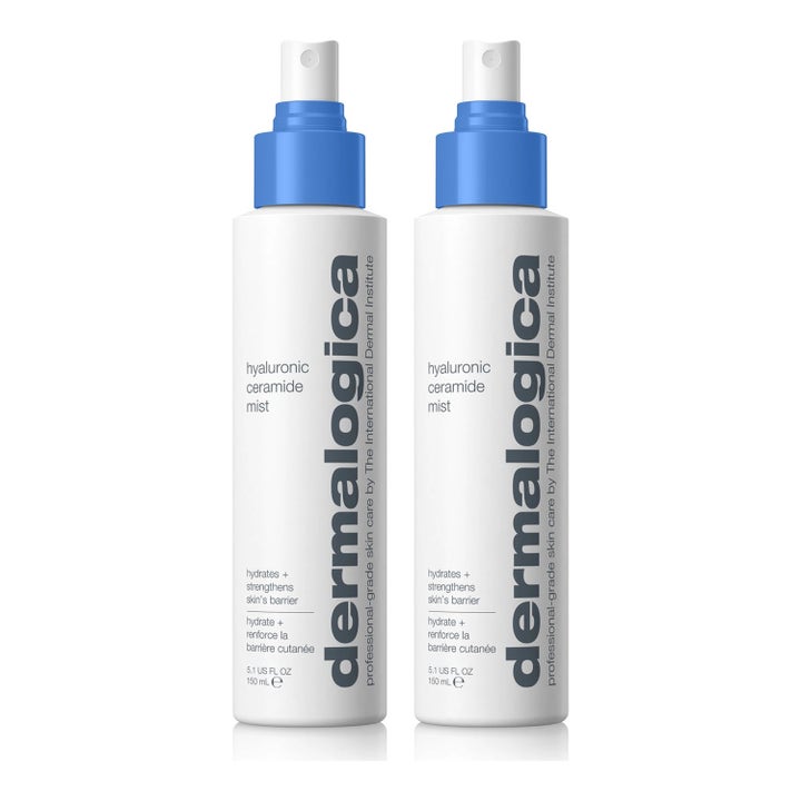 Dermalogica Hyaluronic Ceramide Mist 150 ml återfuktande ansiktsmist som stärker huden i två vita flaskor med blå detaljer.