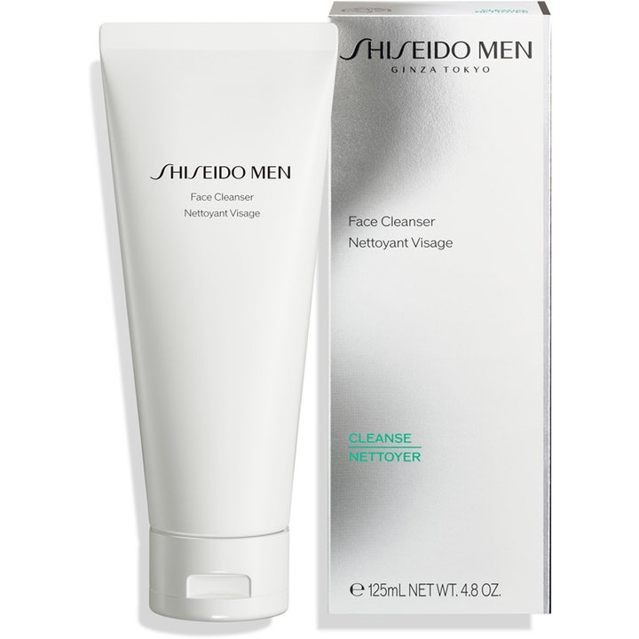 Shiseido Men Face Cleanser 125 ml rengöringsskum i vit tub bredvid en silvrig förpackning som ger fräsch hy.