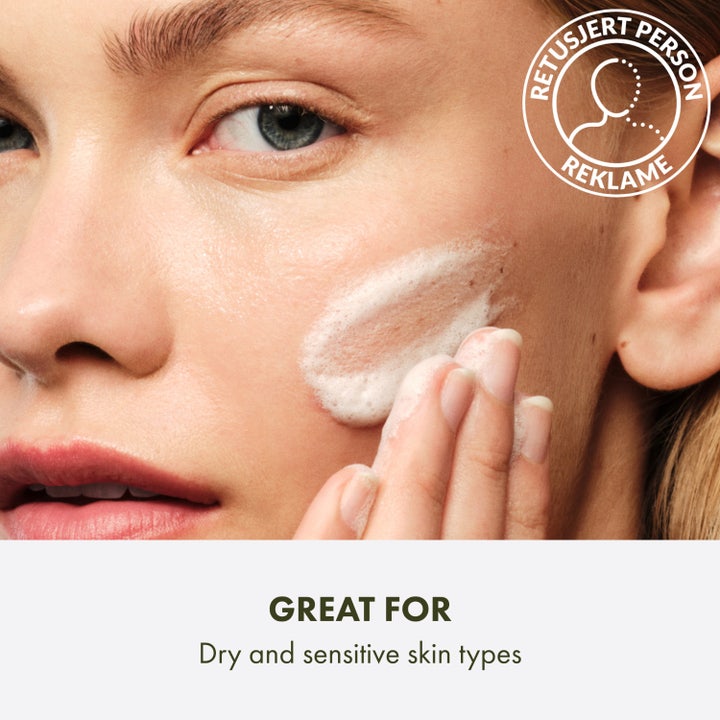 Origins Checks and Balances Gentle Foaming Face Wash 150 ml rengöringsgel ger ett vitt skum för känslig hy.