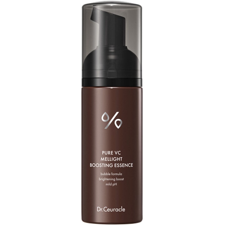 Dr.Ceuracle Pure VC Mellight Boosting Essence 145 ml ger lyster i en brun pumpflaska med svart lock.
