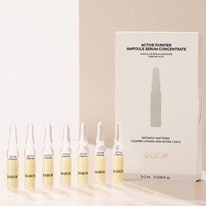 Babor Ampoule Active Purifier 14 ml serum mot finnar med sju glasampuller bredvid en vit ytterbox