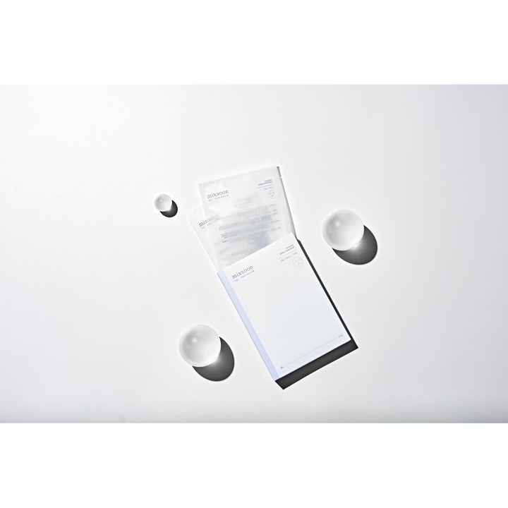 Mixsoon Bifida Mask Pack 5 pcs intensivt återfuktande sheet mask i vit förpackning med dekorativa stenar.