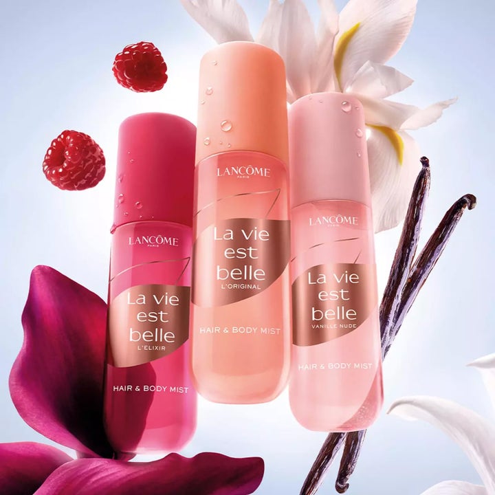Lancôme La Vie est Belle Hair And Body Mist 100 ml väldoftande kroppsspray i rosa flaskor med hallon och vanilj.