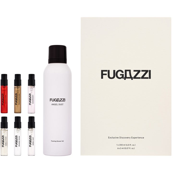 Fugazzi Fugazze Bestseller Set 212 ml kroppsvårdskit med Angel Dust body foam i vit flaska och sex små parfymprover
