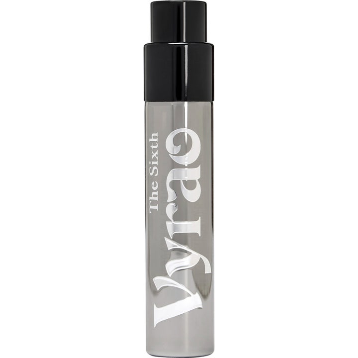 Vyrao The Sixth 10 ml Eau De Parfum parfym i en stilren genomskinlig flaska med svart lock och vit vertikal text