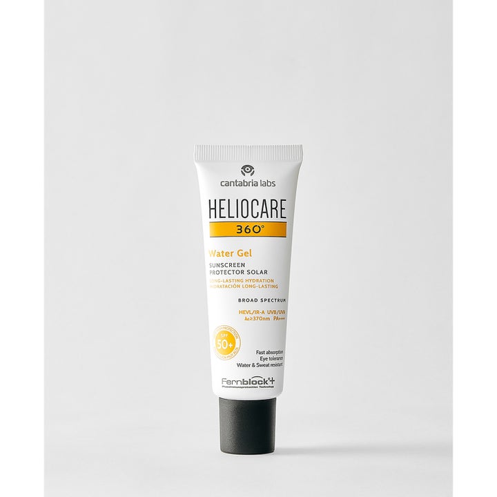 Heliocare 360 Water Gel 50 ml återfuktande solskyddsgel i vit tub med svart lock ger daglig fuktboost till ansiktet.