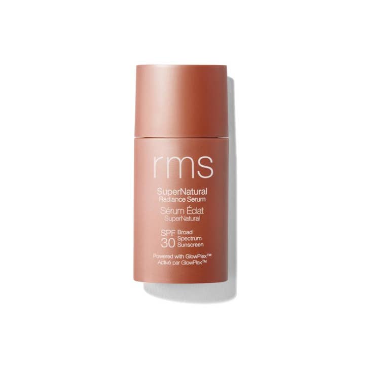RMS Beauty SuperNatural Radiance Serum SPF 30 lystergivande solskydds serum mot ojämn hudton i terracottafärgad flaska