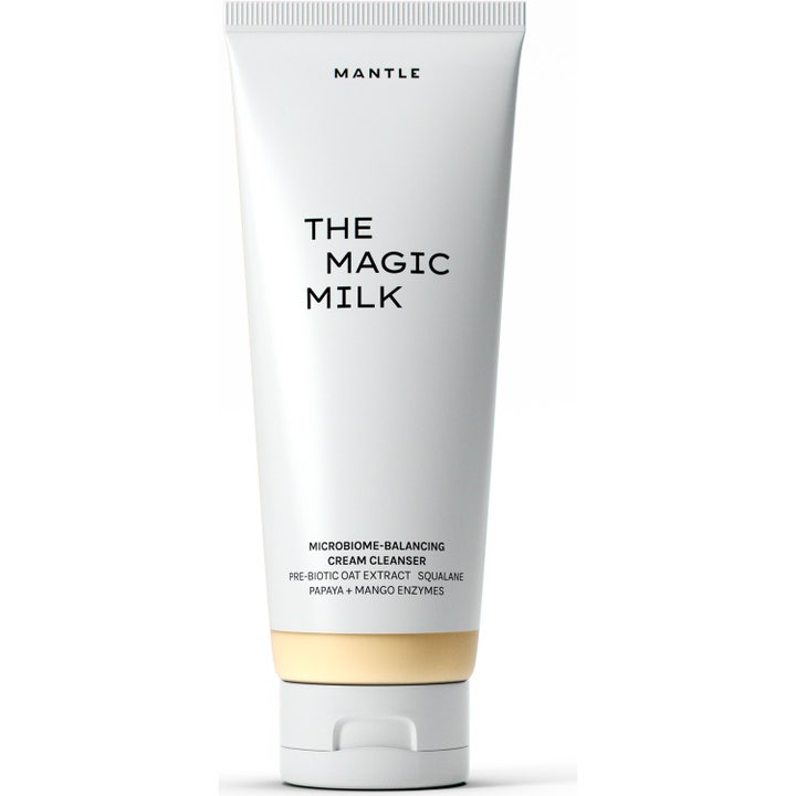 Mantle The Magic Milk hudvårdande rengöringsmjölk balanserar huden med cream cleanser mikrobiom i en vit tub med lock