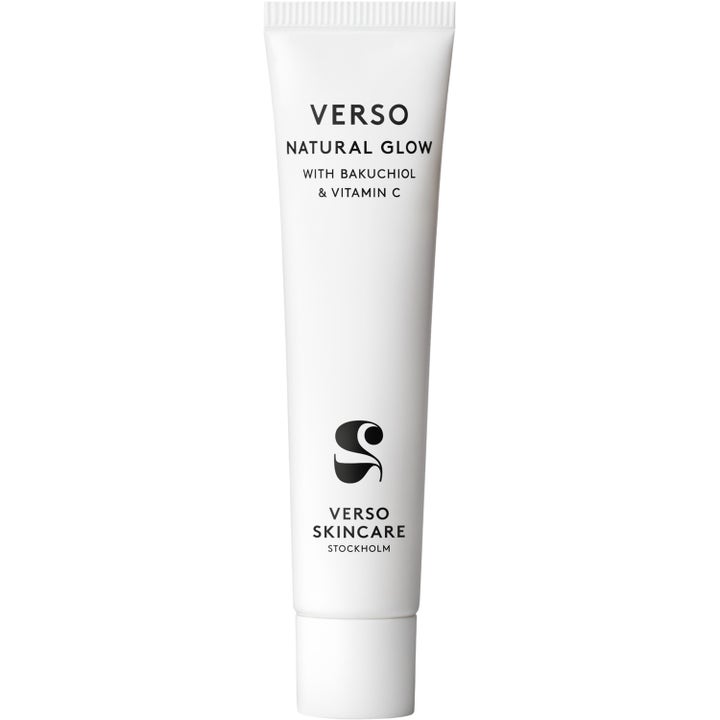 Verso Natural Glow 60 ml lystergivande ansiktskräm med bakuchiol i en stilren vit tub med svart text.
