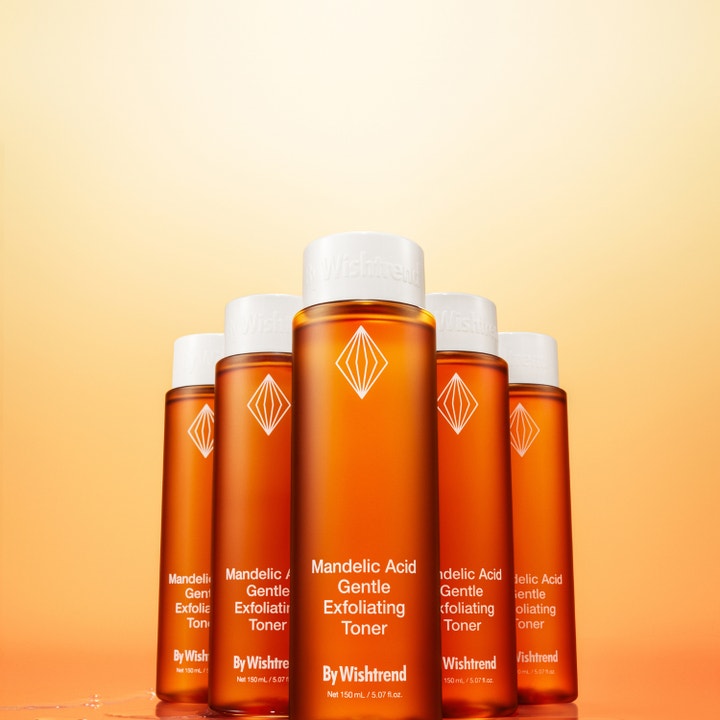 By Wishtrend Mandelic Acid Gentle Exfoliating Toner 150 ml ger jämnare hud med mandelsyra by wishtrend i bruna flaskor.