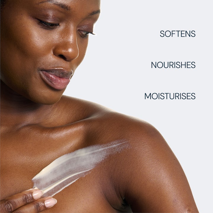 Elemis Frangipani Monoi Body Cream 200 ml lyxig återfuktande kroppskräm som mjukgör och ger näring på huden.