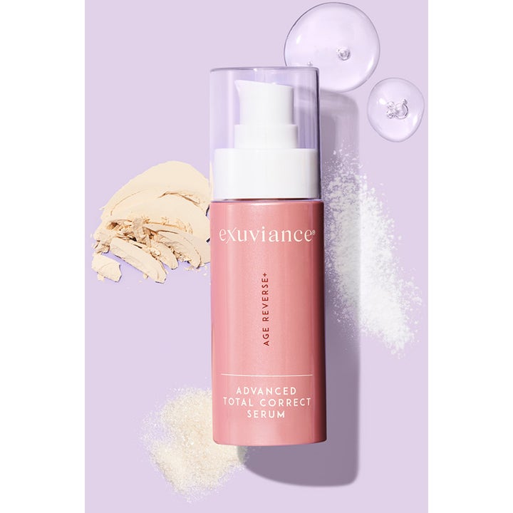 Exuviance Age Reverse Total Correct + Sculpt Serum 30 ml uppstramande peptidserum i rosa flaska med vit pump.