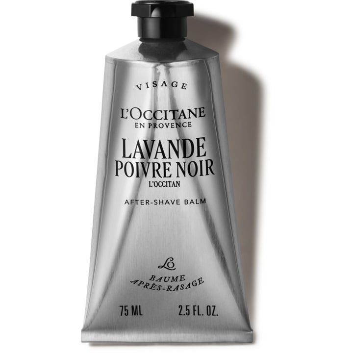L'Occitane Lavande Poivre Noir After-Shave Balm 75 ml lugnande after shave i en silverfärgad tub med svart lock.