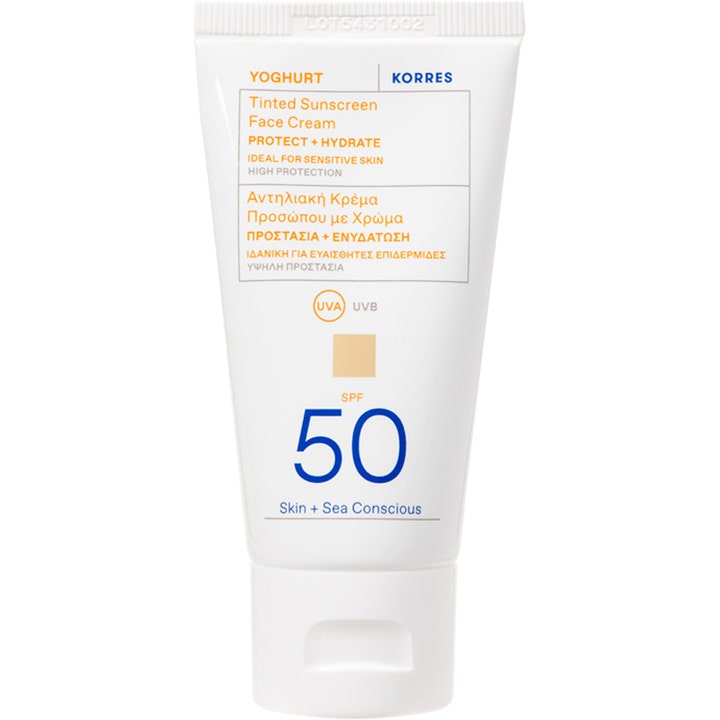 Korres Yoghurt Tinted Sunscreen Face Cream fuktgivande tonad solkräm spf 50 ansiktsskydd i vit tub med beige färgmarkering