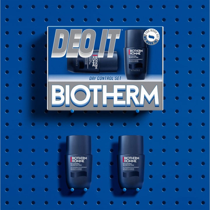 Biotherm Deo Day Control 48H Set 4x75 ml med skyddande roll-on deodoranter i blå förpackning på håltavla