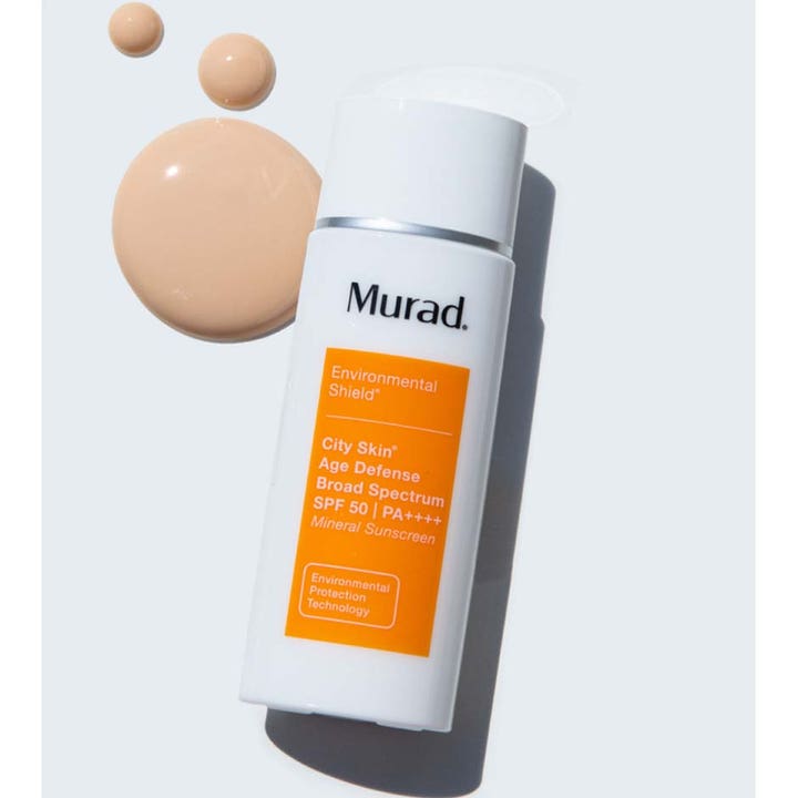 Murad Environmental Shield City Skin 50 ml mineral solkräm ansikte spf 50 i vit flaska med beige tonad kräm